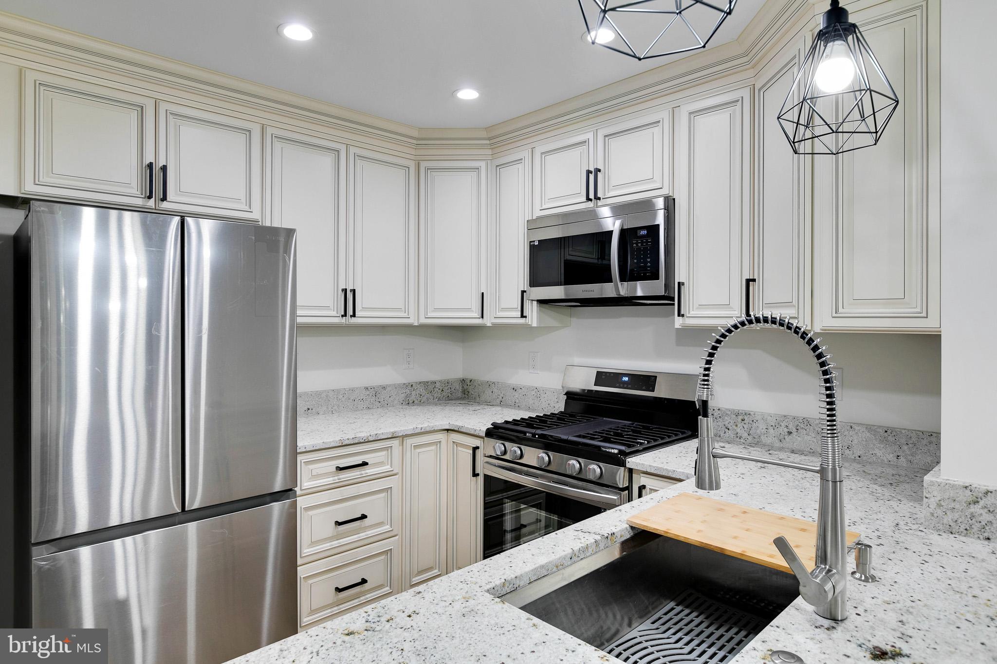 334 Kings Croft Drive Cherry Hill, NJ 08034 - Photo 1 of 31