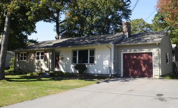 $769,900 | 311 McKinley Road, Portsmouth, NH 03801