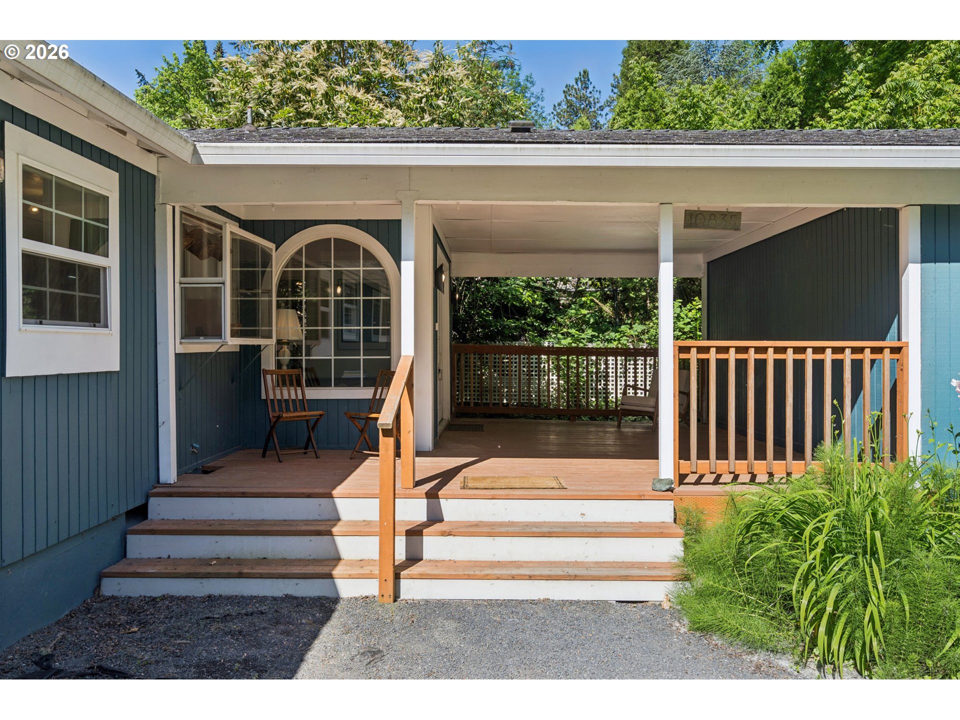 10835 Southwest 39th Avenue Portland, OR 97219 - Photo 4 of 43