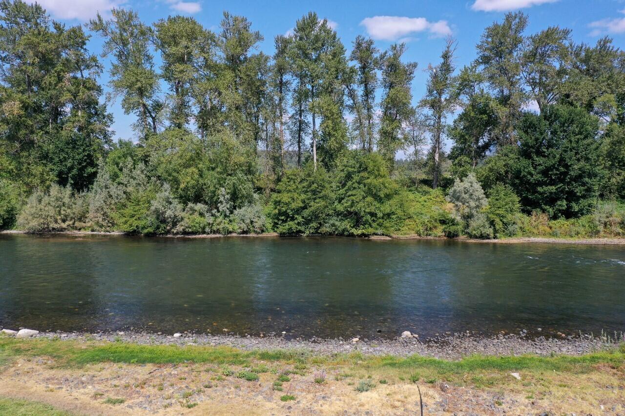 2994 South River Road Grants Pass, OR 97527 - Photo 30 of 32 River