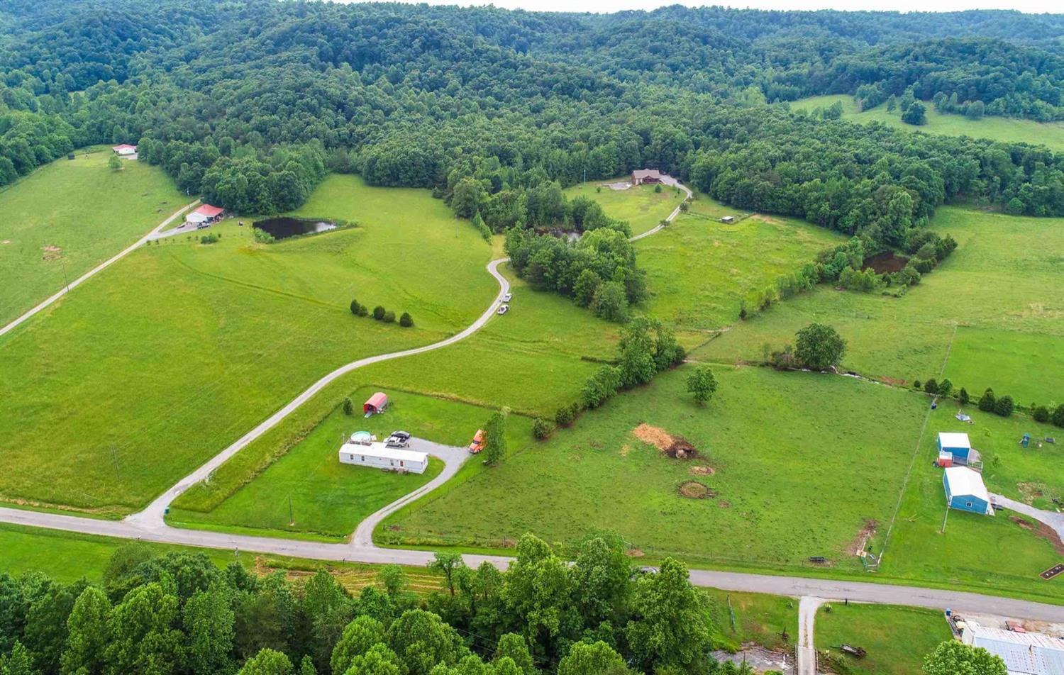 2062 Harris Creek Road Stanford, KY 40484 - Photo 4 of 81 Photo 4