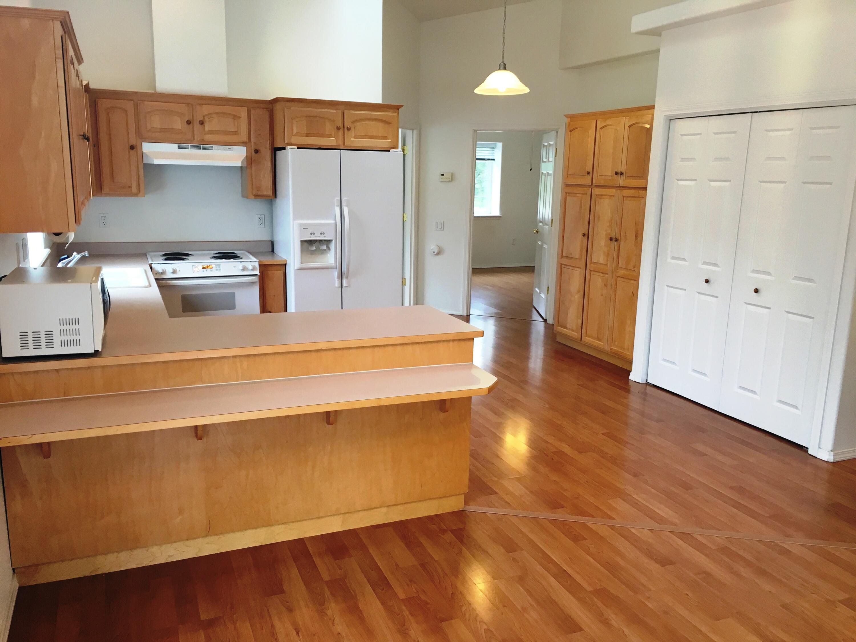 3121 Southwest University Road Grants Pass, OR 97527 - Photo 2 of 5 Kitchen