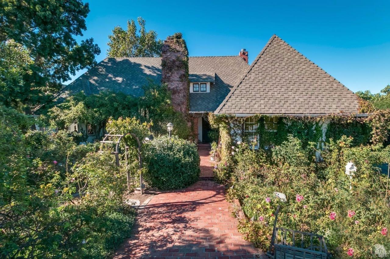 11617 West Telegraph Road Santa Paula, CA 93060 - Photo 1 of 52 Primary Photo