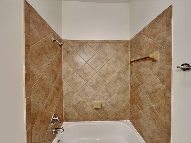 $2,625 | 1323 Laura Hills Lane, Spring, TX 77386