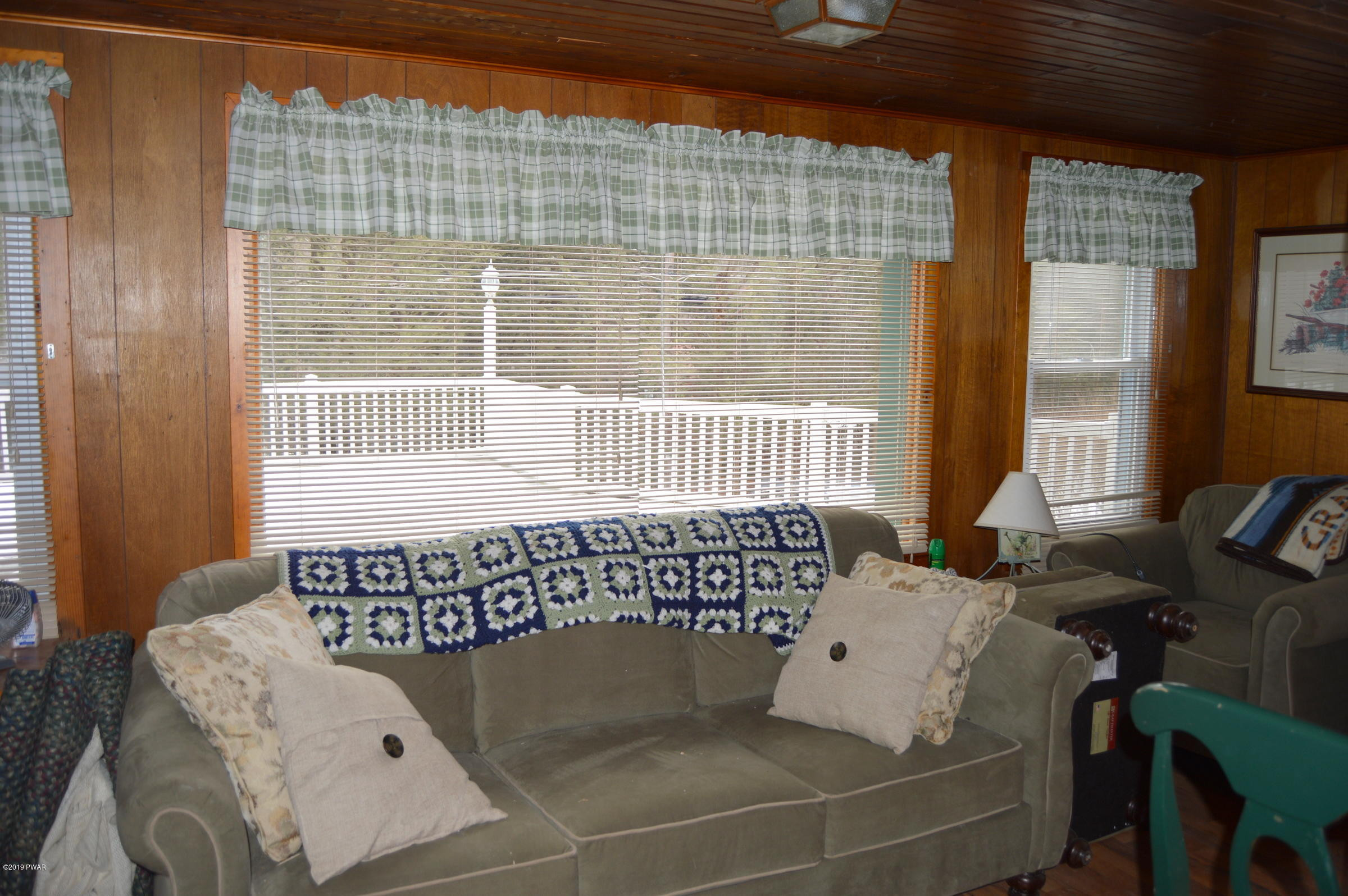 17 Lacawac Road Lake Ariel, PA 18436 - Photo 2 of 11 DSC_0006
