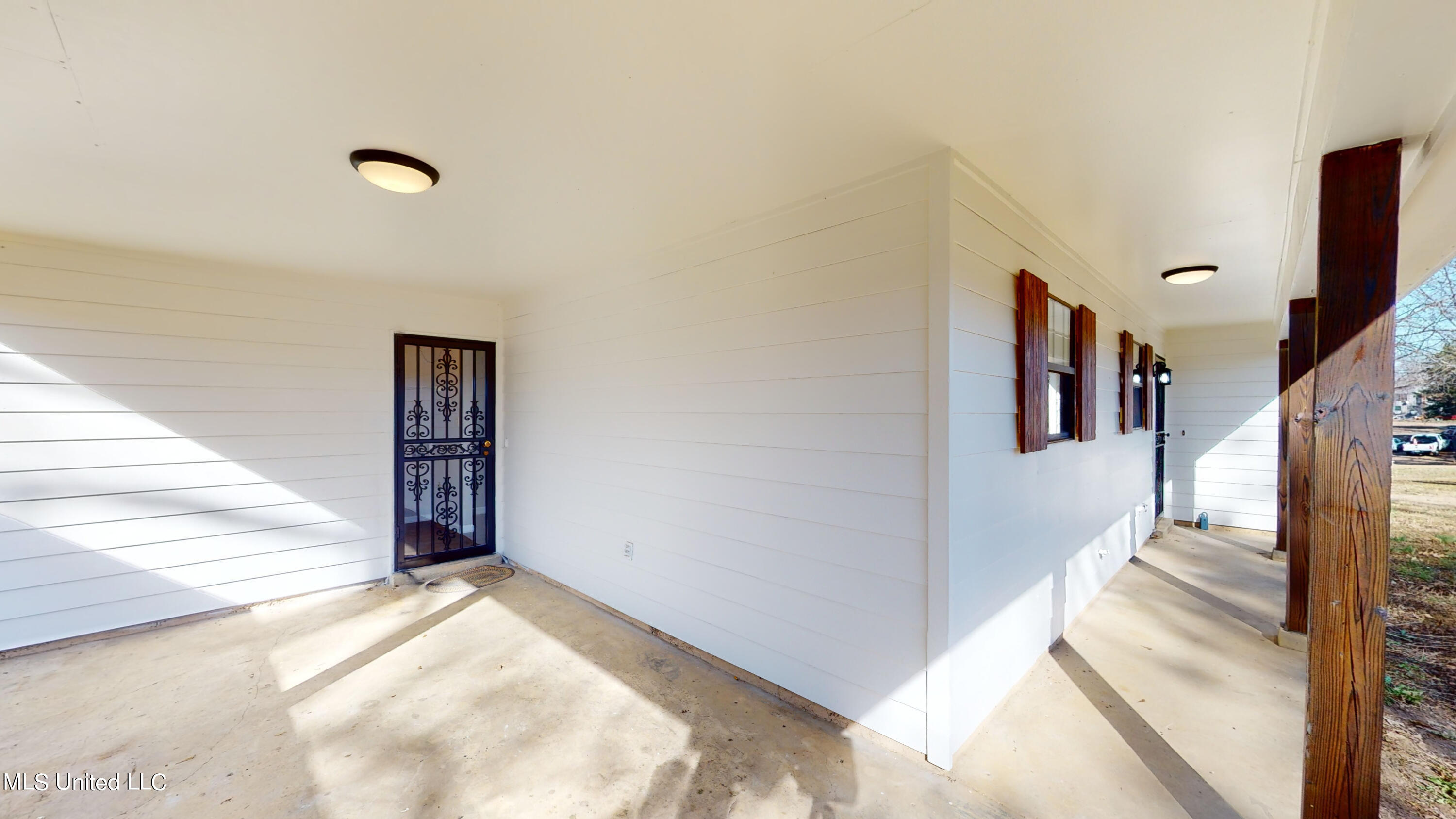 7640 Holly Springs Road Hernando, MS 38632 - Photo 4 of 24 7640-Holly-Springs-Rd-01212023_144235