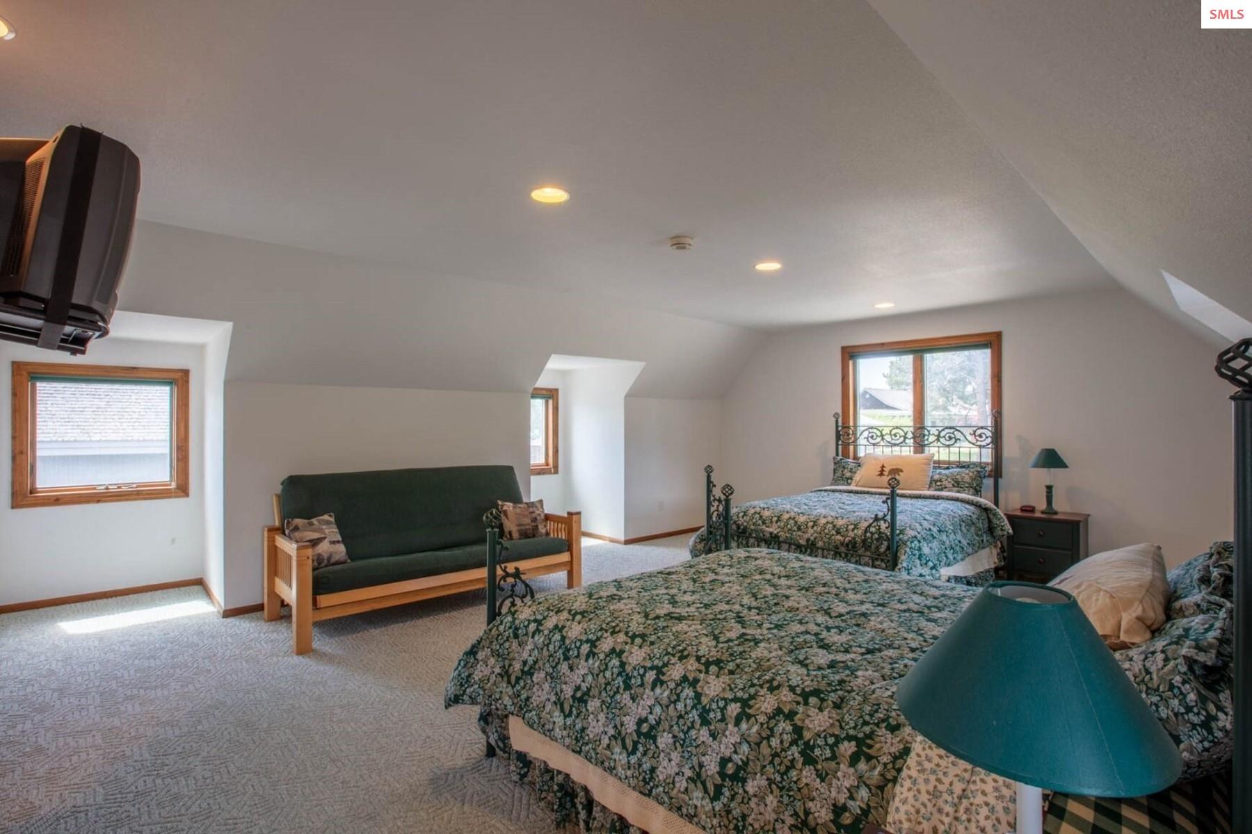 433 Campbell Point Road Laclede, ID 83841 - Photo 61 of 70 Guest Quarters above the garage!