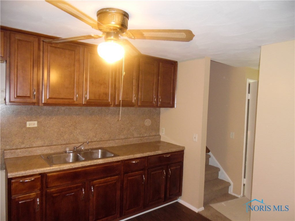 327 Ivanhill Road Toledo, OH 43615 - Photo 6 of 20 Gallery Image 6