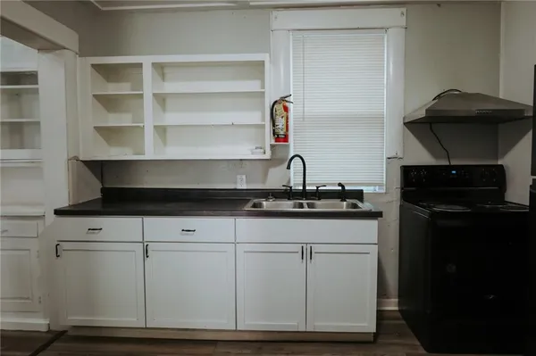 $114,500 | 1912 Faraon Street, St. Joseph, MO 64501