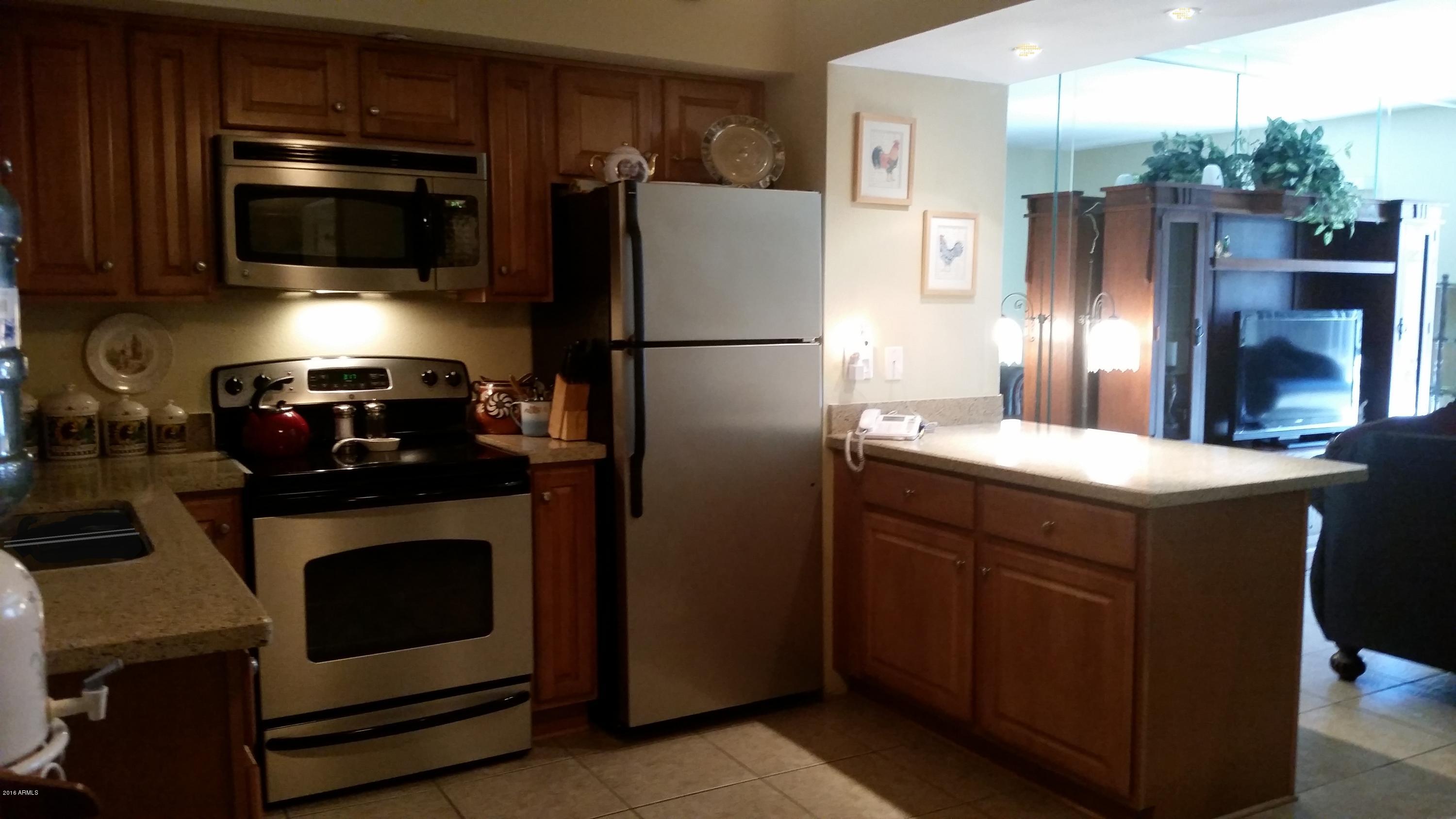 355 East Thomas Road, Unit B104 Phoenix, AZ 85012 - Photo 1 of 14 Kitchen
