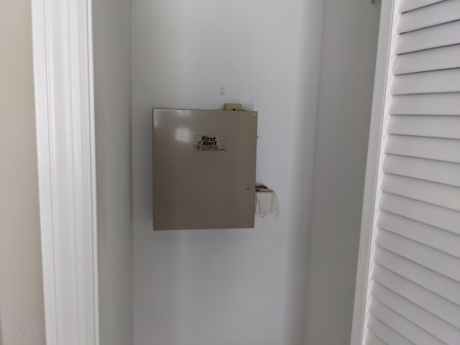 526 Rheine Road Northwest Palm Bay, FL 32907 - Photo 22 of 24 Security System Owned