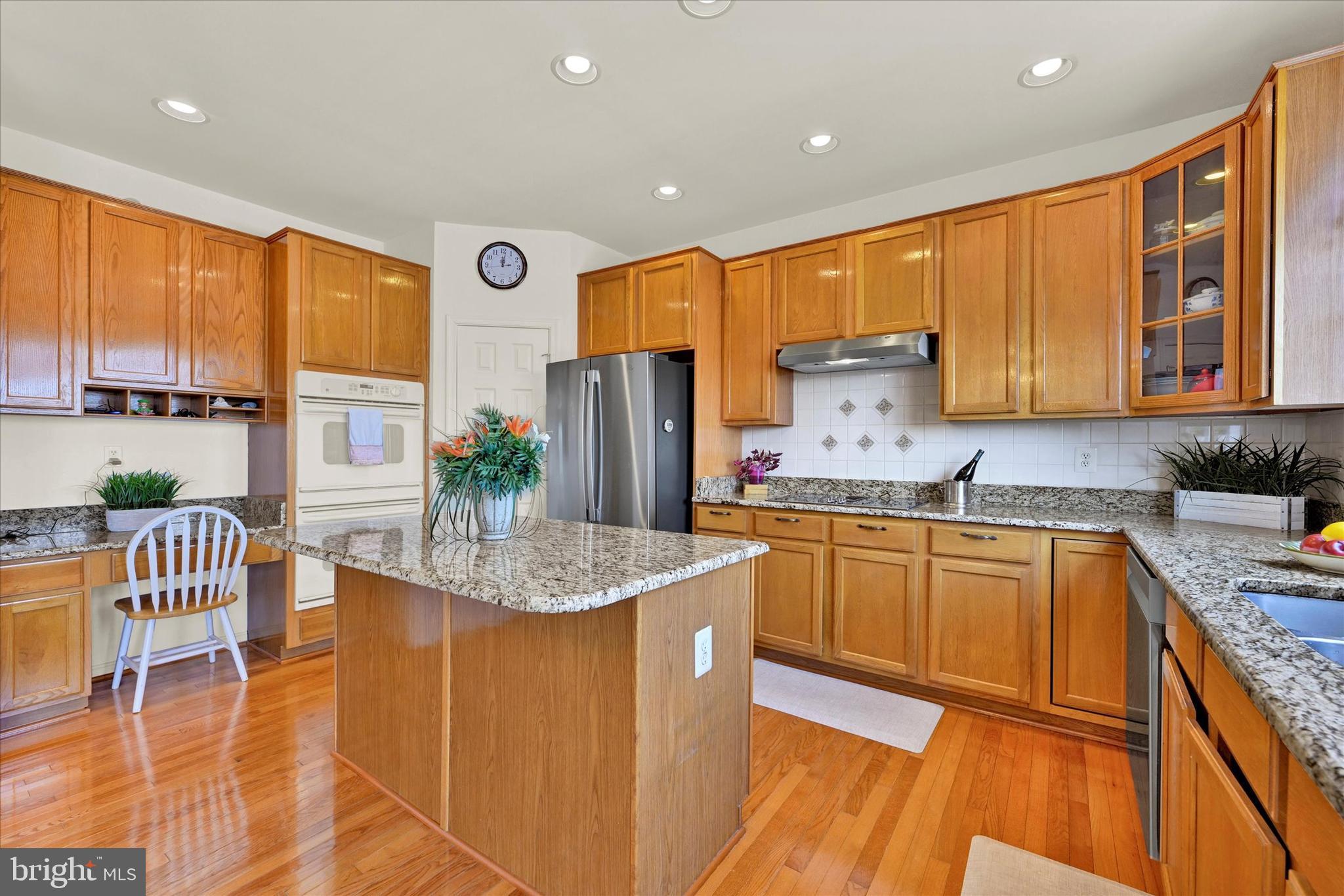 8050 High Castle Road Ellicott City, MD 21043 - Photo 13 of 55 Gourmet Kitchen