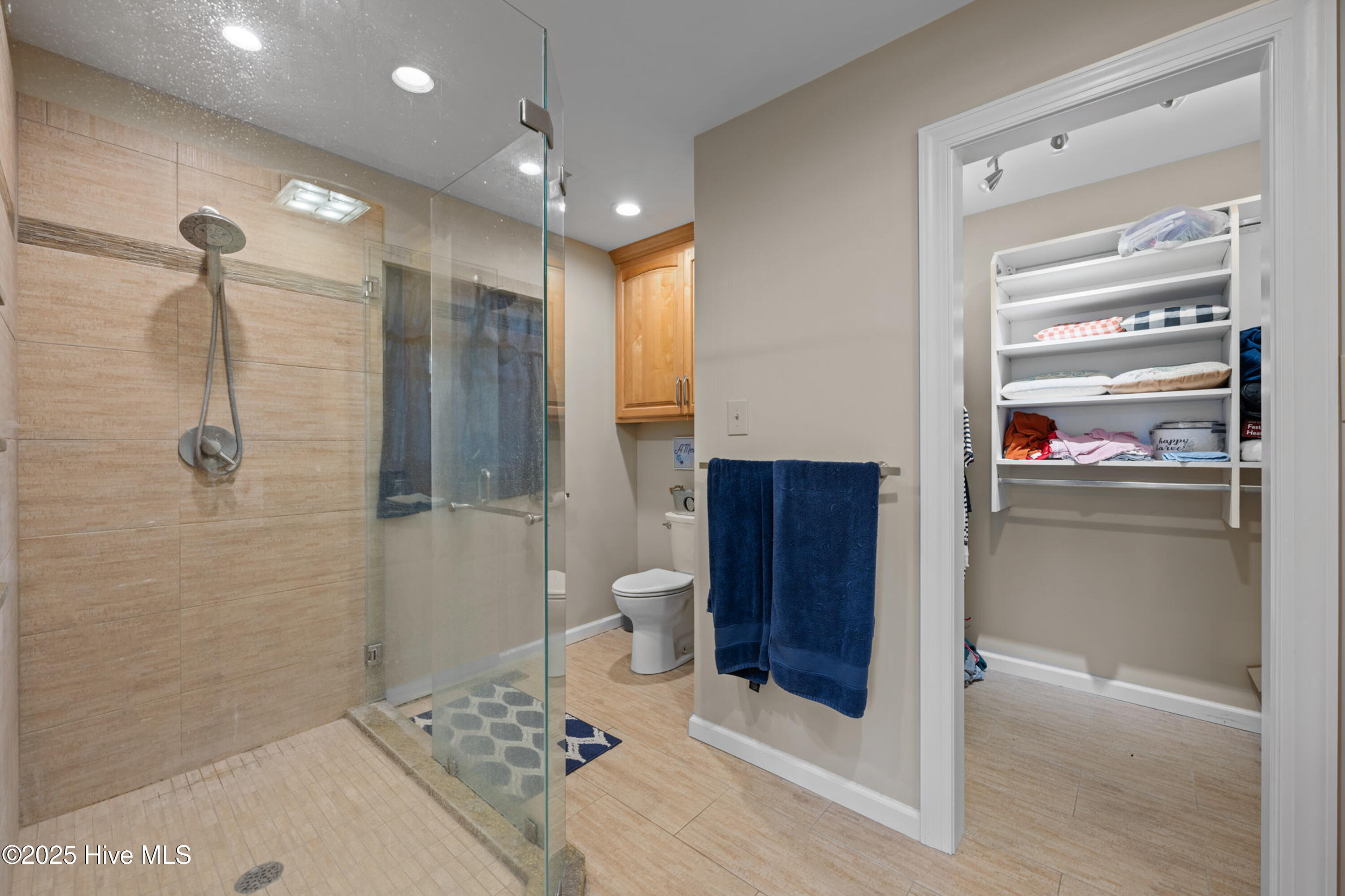 103 Gull Pointe, Unit POINTE New Bern, NC 28562 - Photo 15 of 39 Owners Bathroom