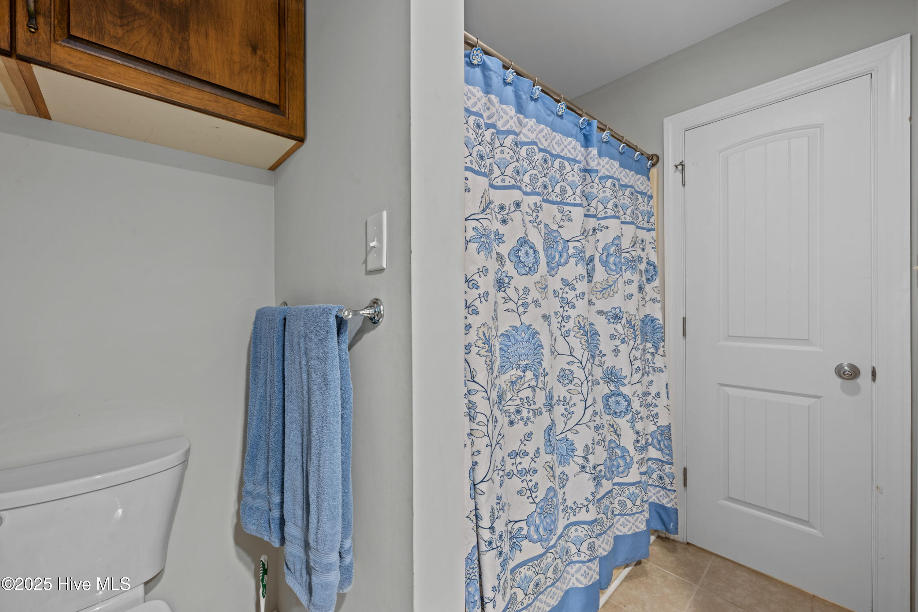 103 Gull Pointe, Unit POINTE New Bern, NC 28562 - Photo 20 of 39 Second Bathroom