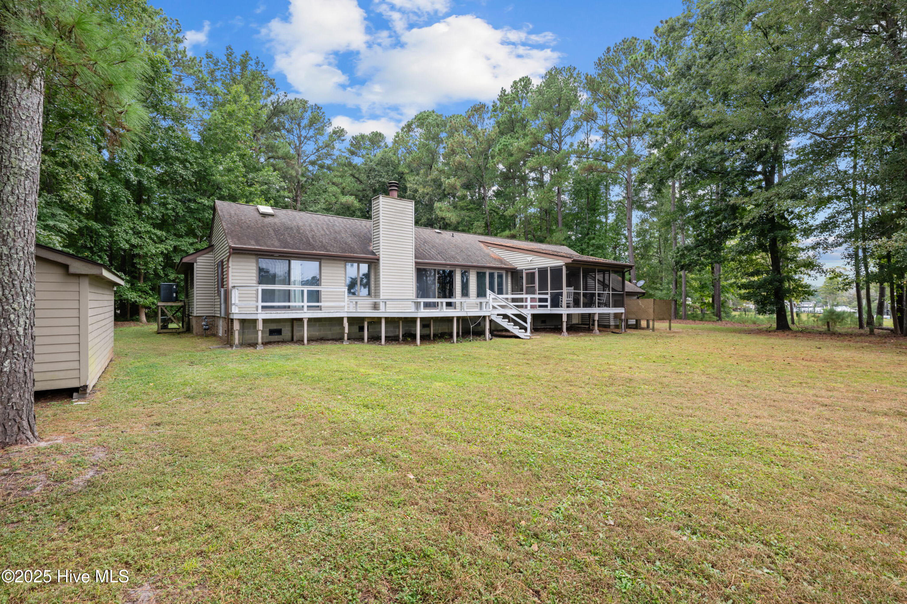 103 Gull Pointe, Unit POINTE New Bern, NC 28562 - Photo 30 of 39 Exterior Back
