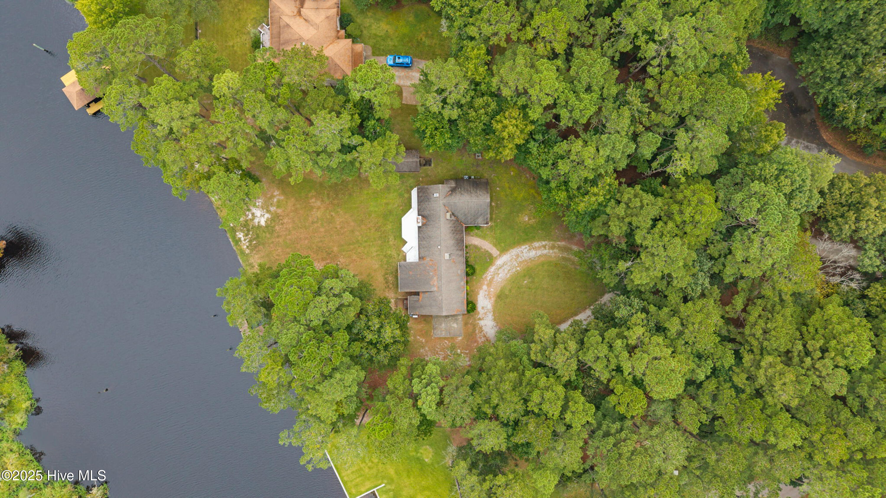 103 Gull Pointe, Unit POINTE New Bern, NC 28562 - Photo 33 of 39 Waterview / Aerial View