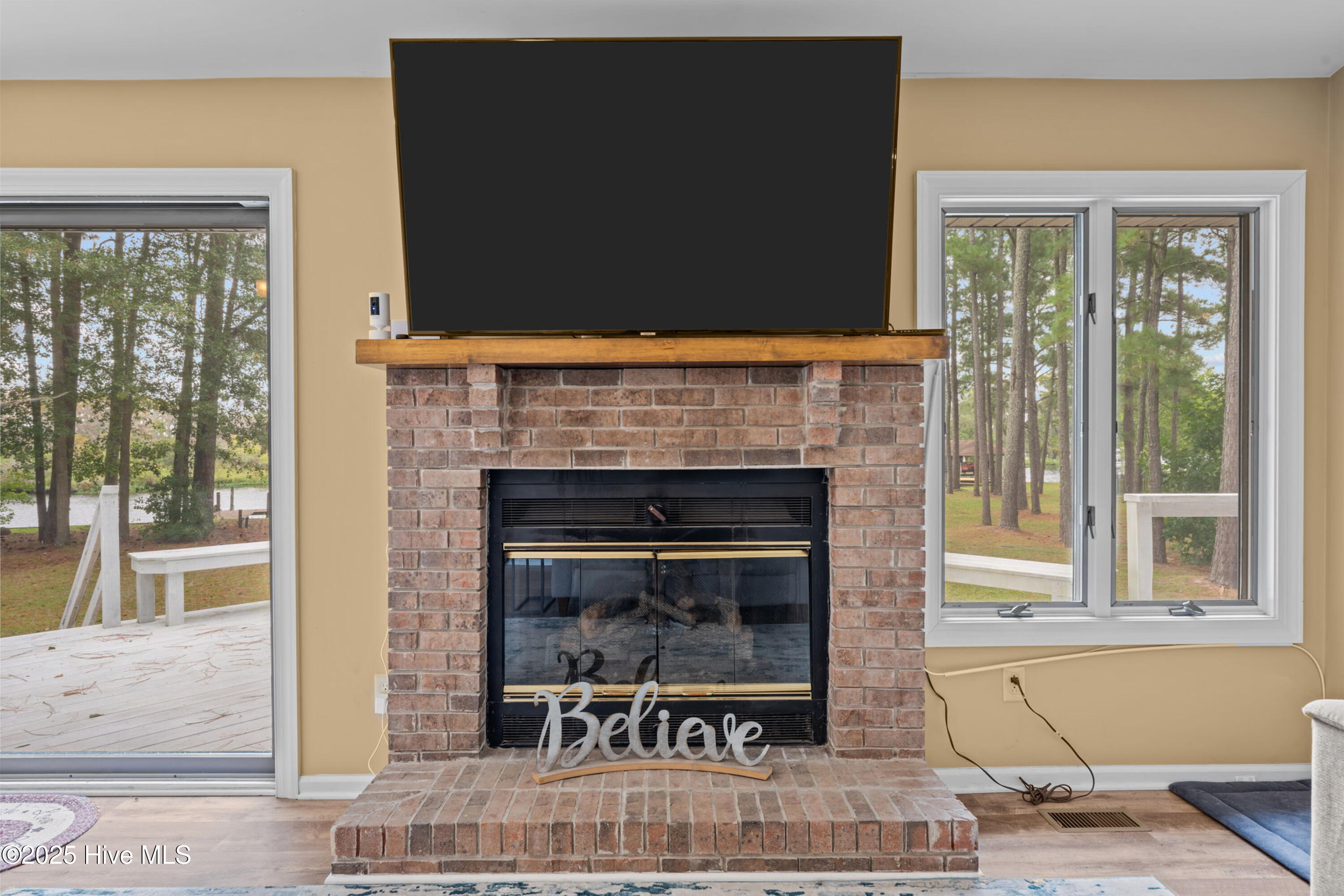 103 Gull Pointe, Unit POINTE New Bern, NC 28562 - Photo 8 of 39 Living Room