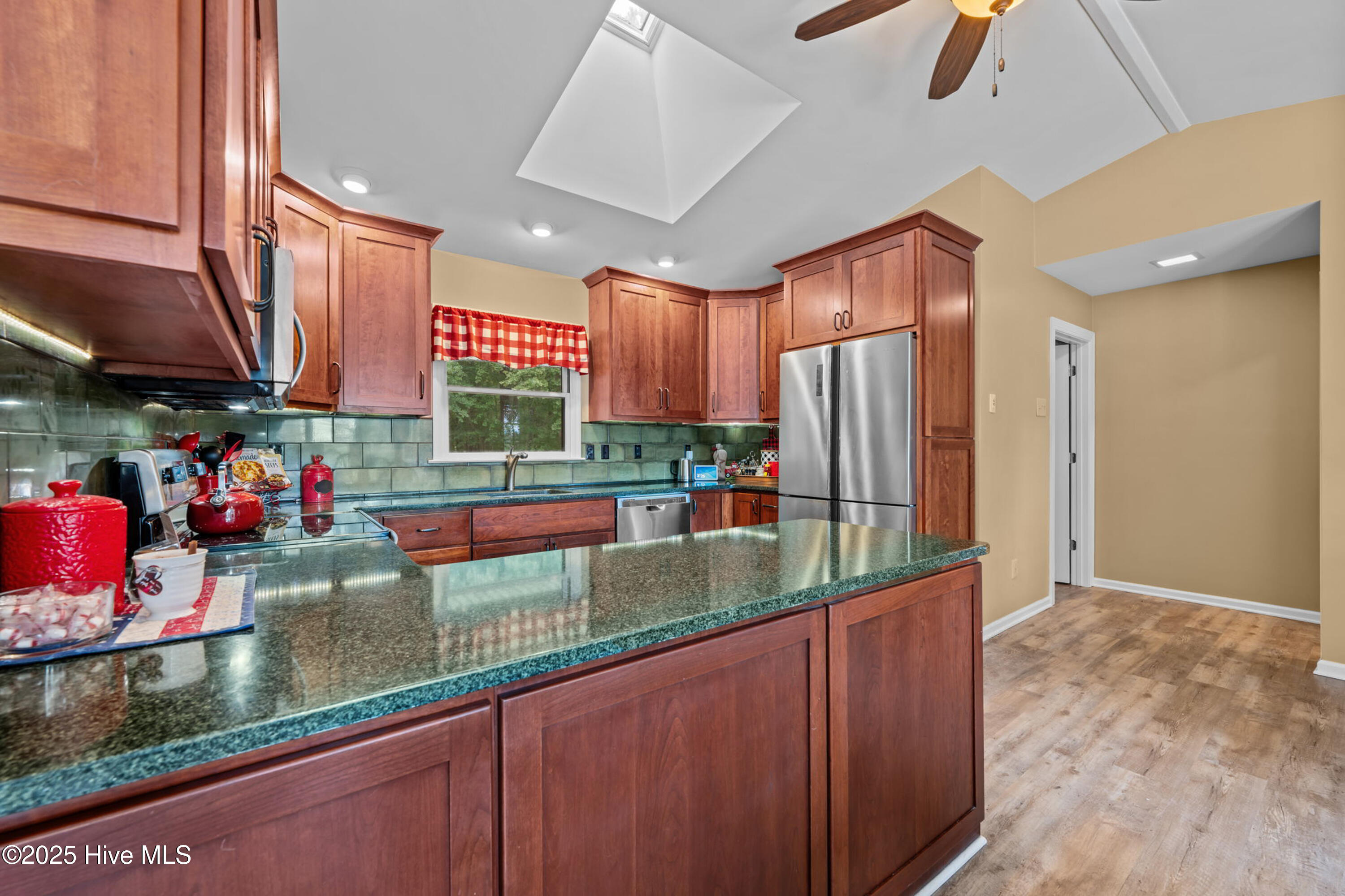 103 Gull Pointe, Unit POINTE New Bern, NC 28562 - Photo 10 of 39 Kitchen