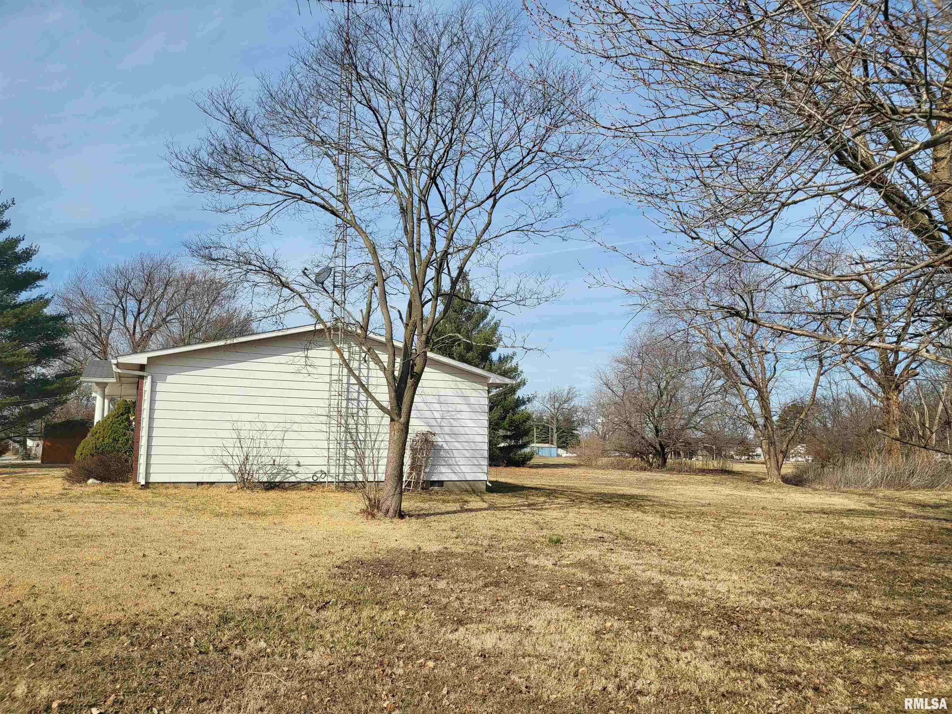 610 East Tamaroa Road Ina, IL 62846 - Photo 13 of 14