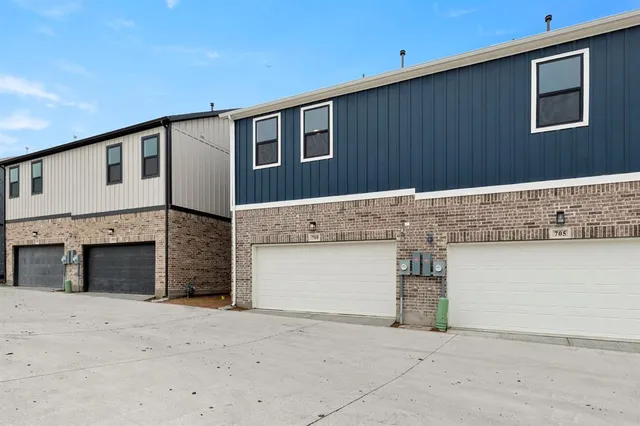 $440,000 | 709 Kerrville Lane, Plano, TX 75075