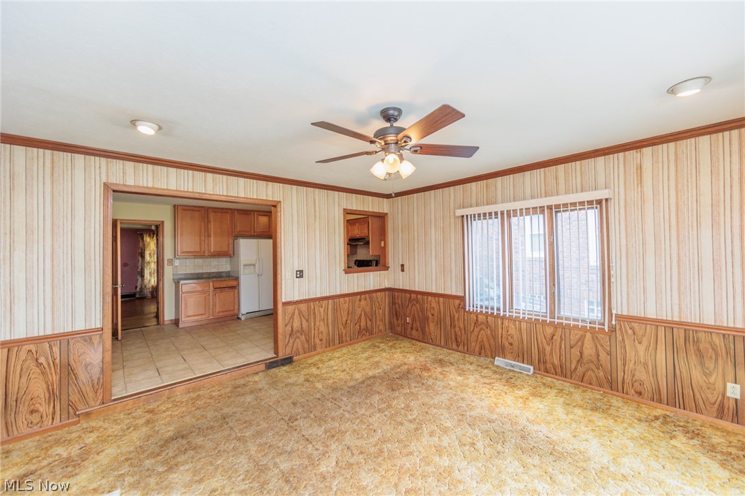 1376 South Green Road Cleveland, OH 44121 - Photo 13 of 33