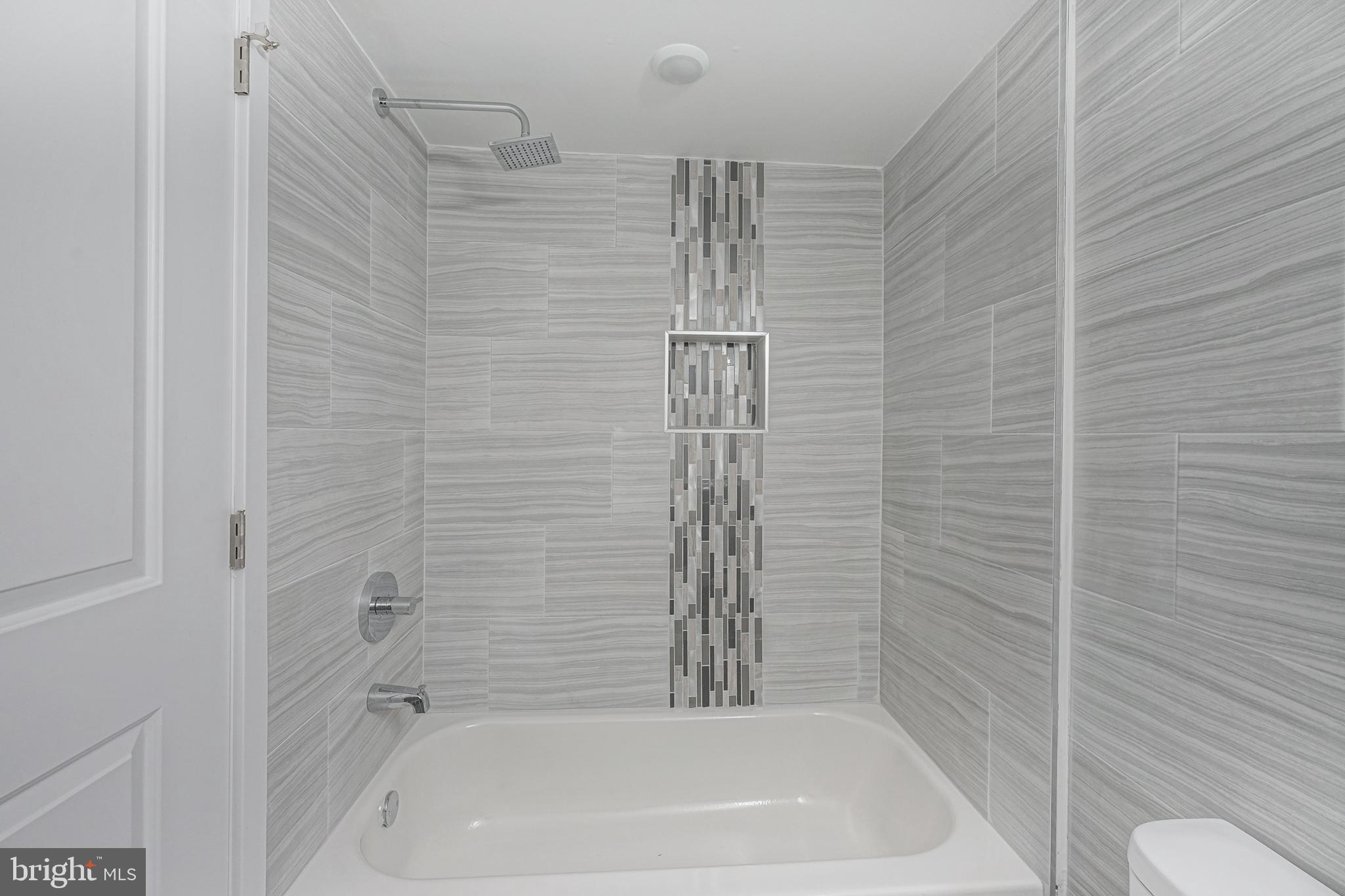 1070 North Front Street, Unit B Philadelphia, PA 19123 - Photo 8 of 13