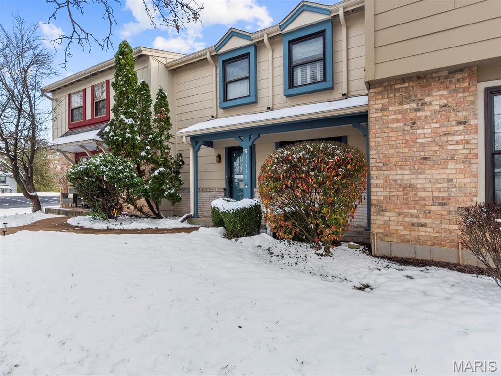 13338 Hiddendale Lane Ballwin, MO 63021 - Photo 2 of 32