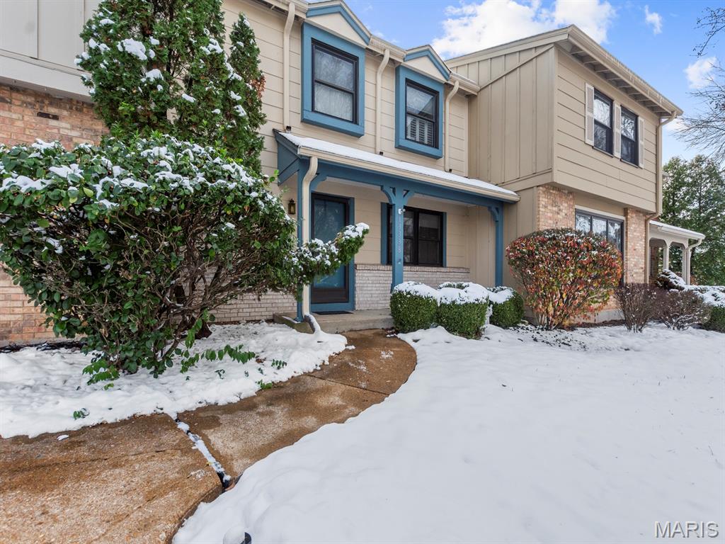 13338 Hiddendale Lane Ballwin, MO 63021 - Photo 3 of 32