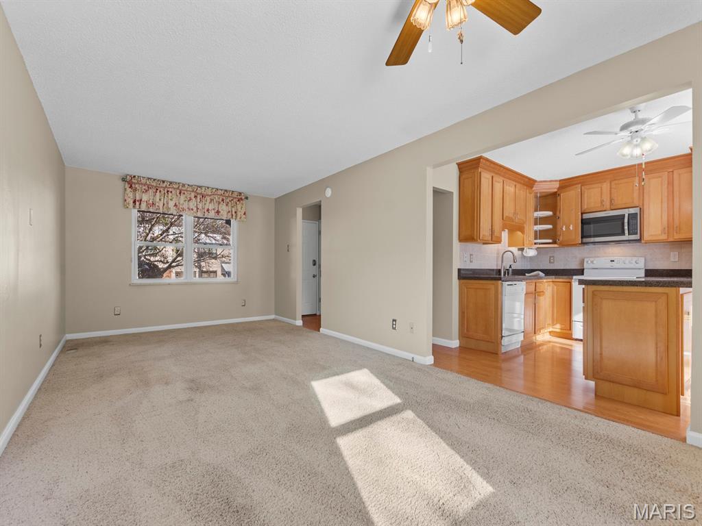 13338 Hiddendale Lane Ballwin, MO 63021 - Photo 5 of 27