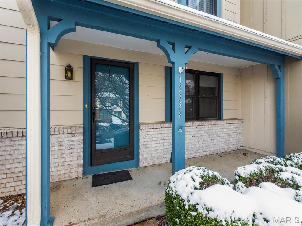 13338 Hiddendale Lane Ballwin, MO 63021 - Photo 5 of 32