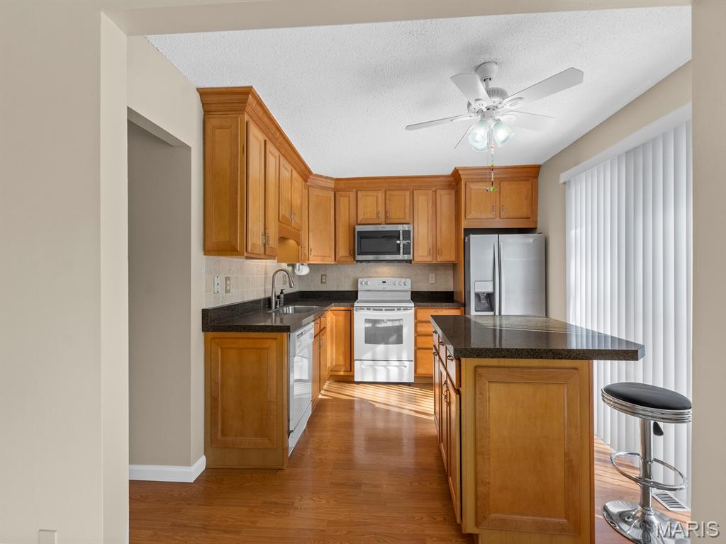 13338 Hiddendale Lane Ballwin, MO 63021 - Photo 6 of 27