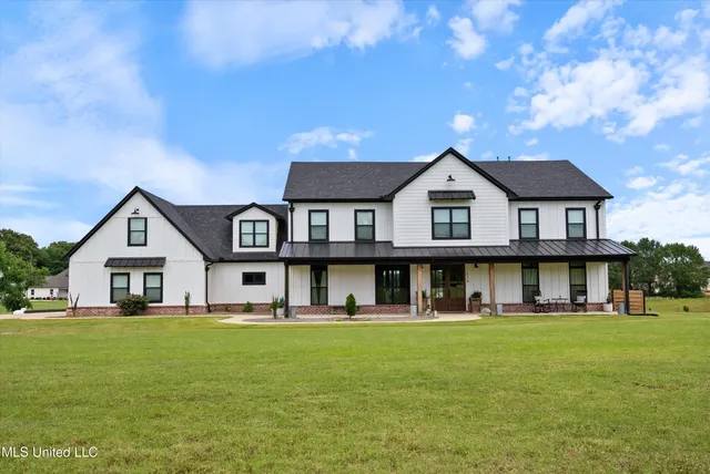$850,000 | 114 McGeehee Road, Senatobia, MS 38668