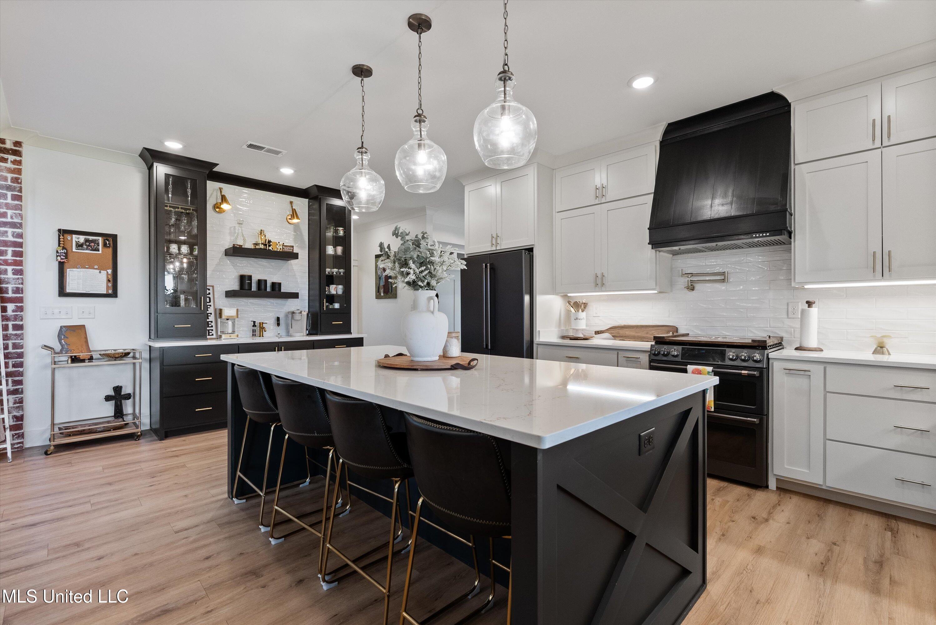114 McGeehee Road Senatobia, MS 38668 - Photo 12 of 58 10 Ft Kitchen Island