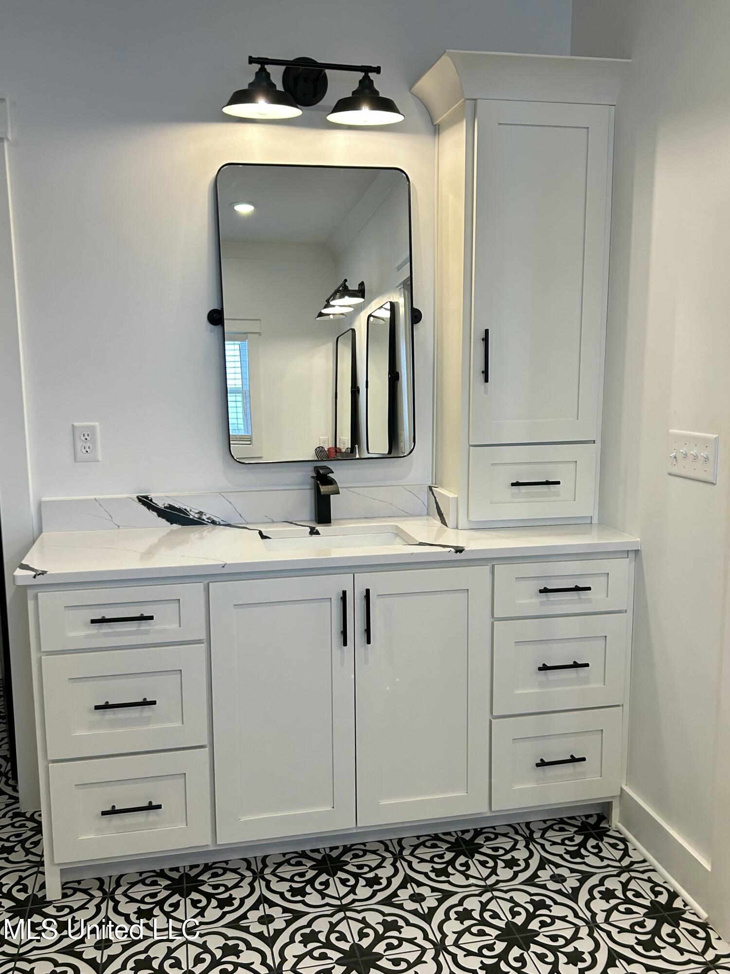 114 McGeehee Road Senatobia, MS 38668 - Photo 32 of 53 Vanity with space & storage
