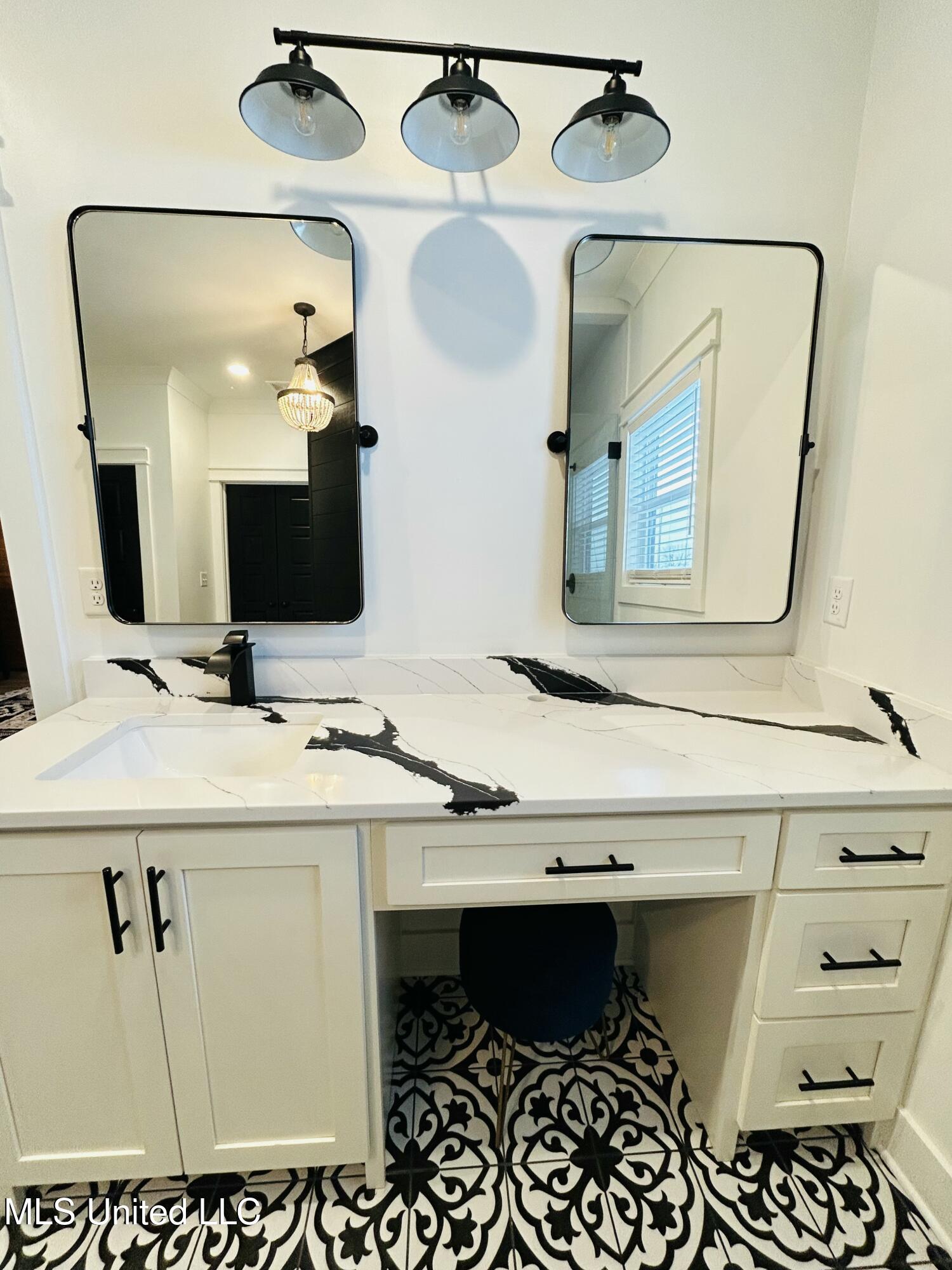 114 McGeehee Road Senatobia, MS 38668 - Photo 33 of 53 Vanity Area