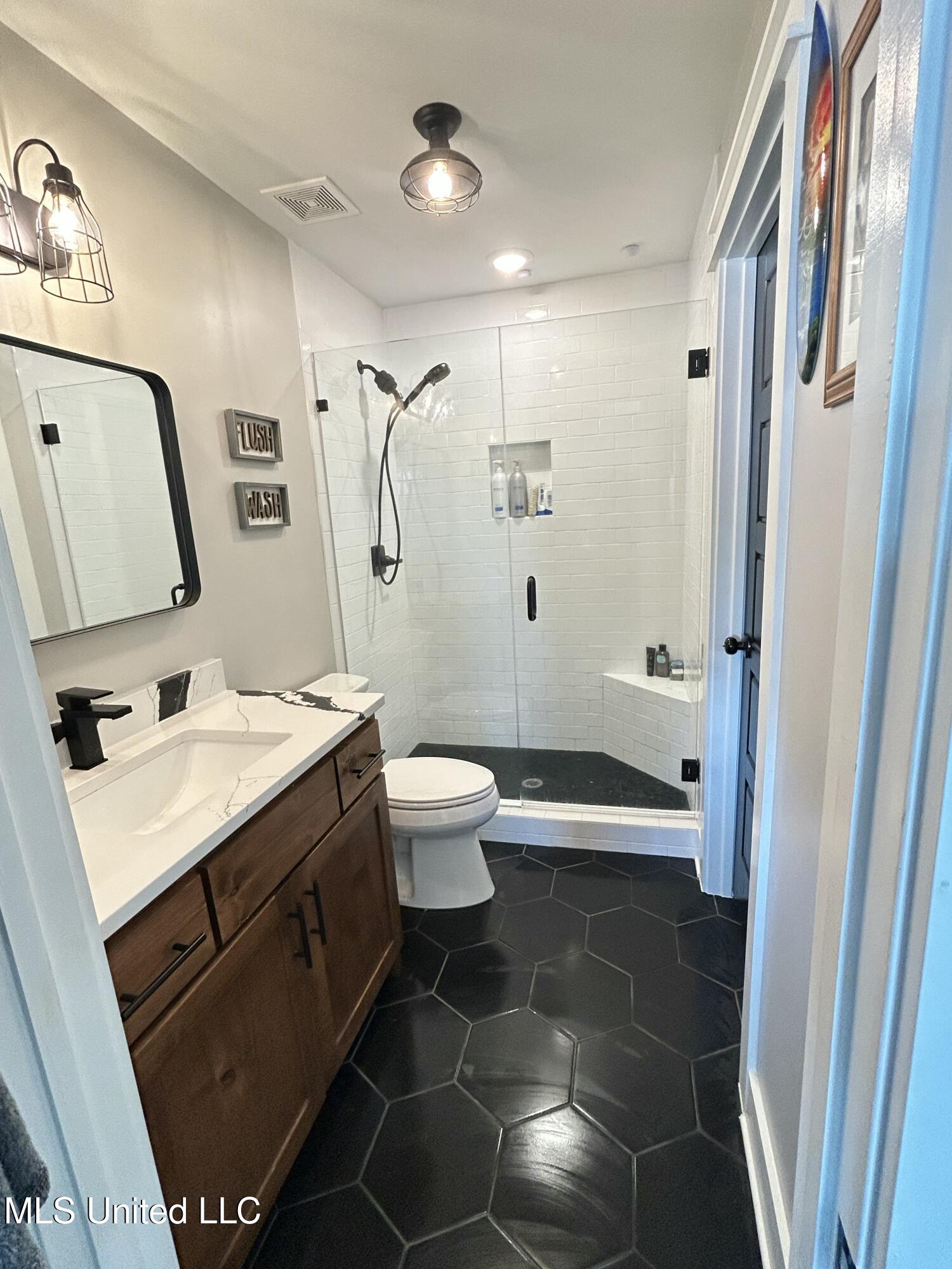 114 McGeehee Road Senatobia, MS 38668 - Photo 40 of 53 4th bathroom built to make you say WOW!