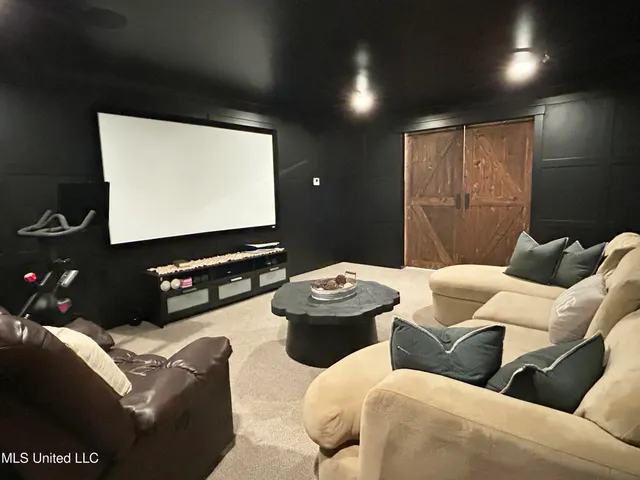 $850,000 | 114 McGeehee Road, Senatobia, MS 38668