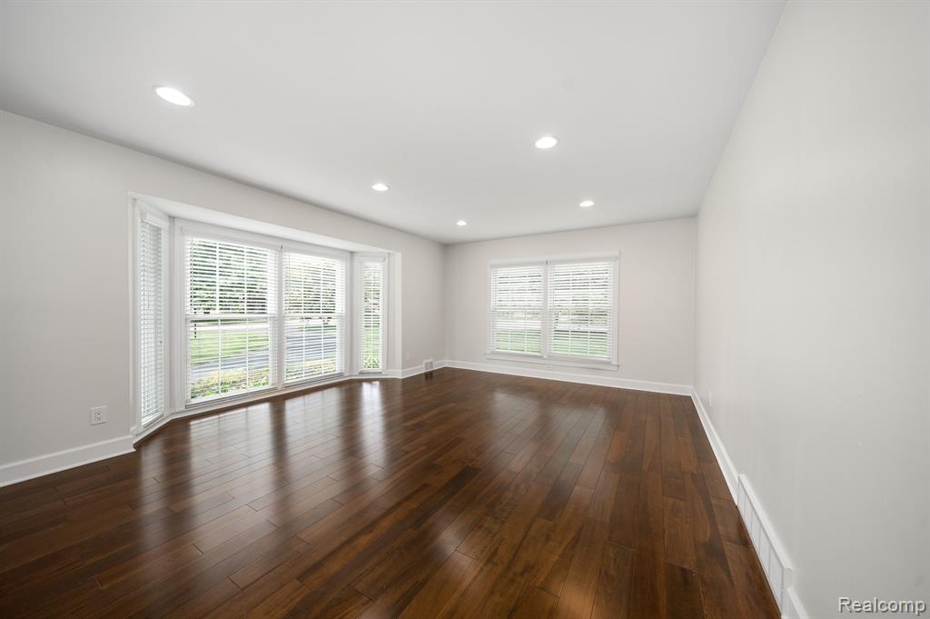 6895 Halyard Road Bloomfield Hills, MI 48301 - Photo 8 of 44