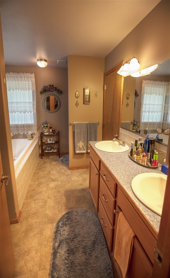 614 Upper Terrace Lane Colbert, WA 99005 - Photo 10 of 20