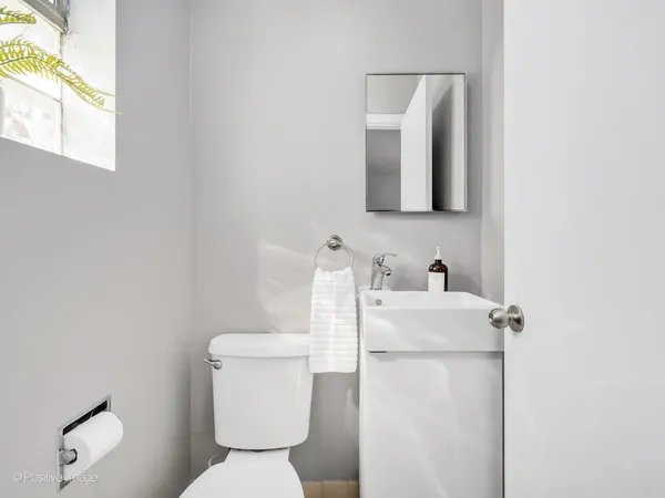 $565,000 | 392 East St Charles Road, Elmhurst, IL 60126