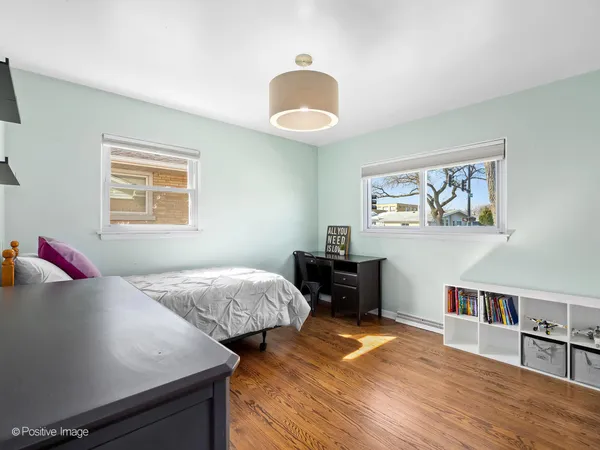 $565,000 | 392 East St Charles Road, Elmhurst, IL 60126