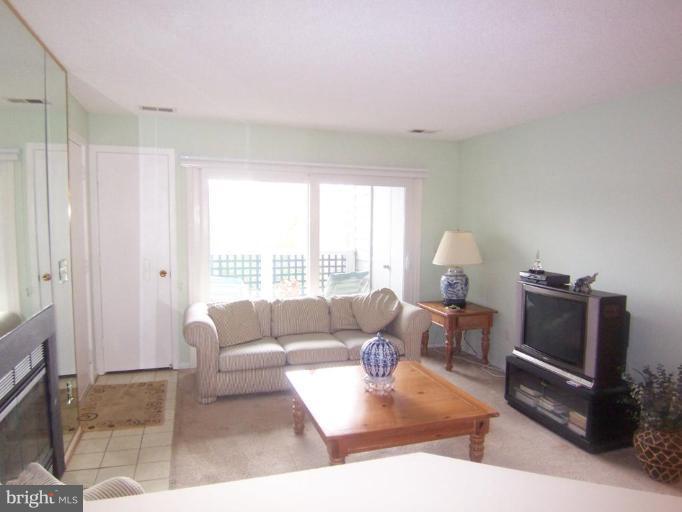 11705 Summerchase Circle, Unit 11705D Reston, VA 20194 - Photo 21 of 24 Kitchen/Living Room