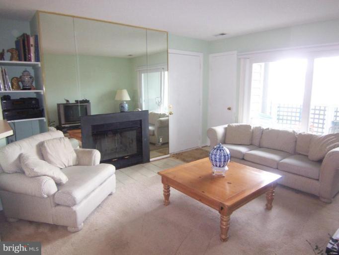 11705 Summerchase Circle, Unit 11705D Reston, VA 20194 - Photo 5 of 24 Living Room