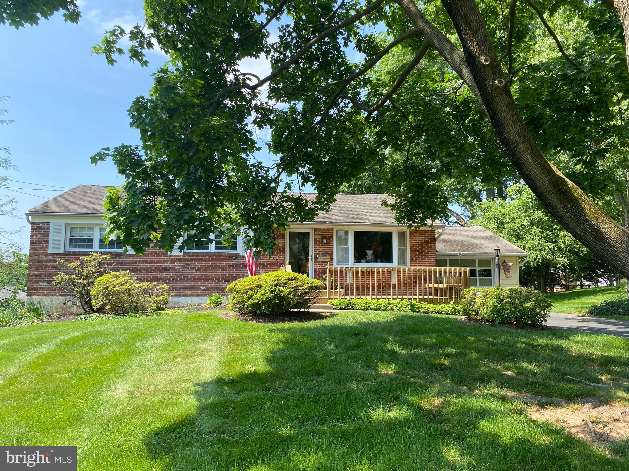 607 Lisa Road Norristown, PA 19403 - Photo 1 of 24 Gallery Image 1