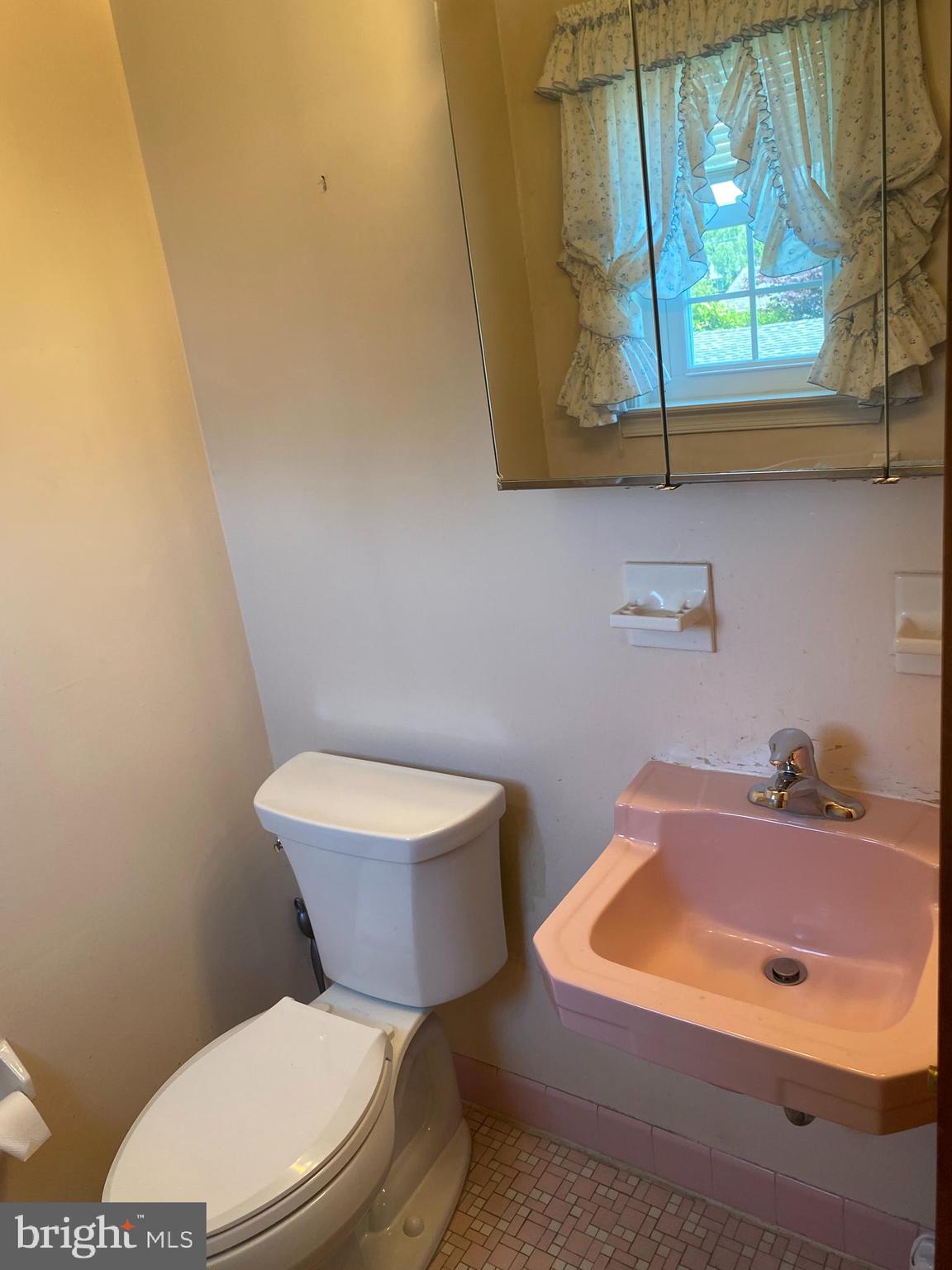 607 Lisa Road Norristown, PA 19403 - Photo 12 of 24 Gallery Image 12