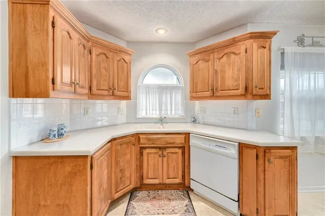 $260,000 | 505 Northwest Durango Court, Blue Springs, MO 64014