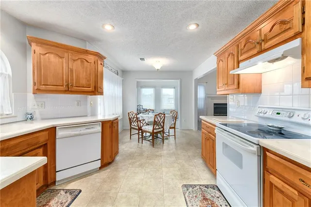 $260,000 | 505 Northwest Durango Court, Blue Springs, MO 64014