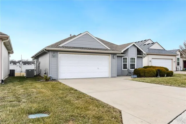 $260,000 | 505 Northwest Durango Court, Blue Springs, MO 64014