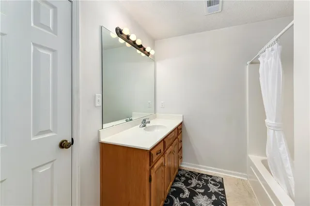 $260,000 | 505 Northwest Durango Court, Blue Springs, MO 64014