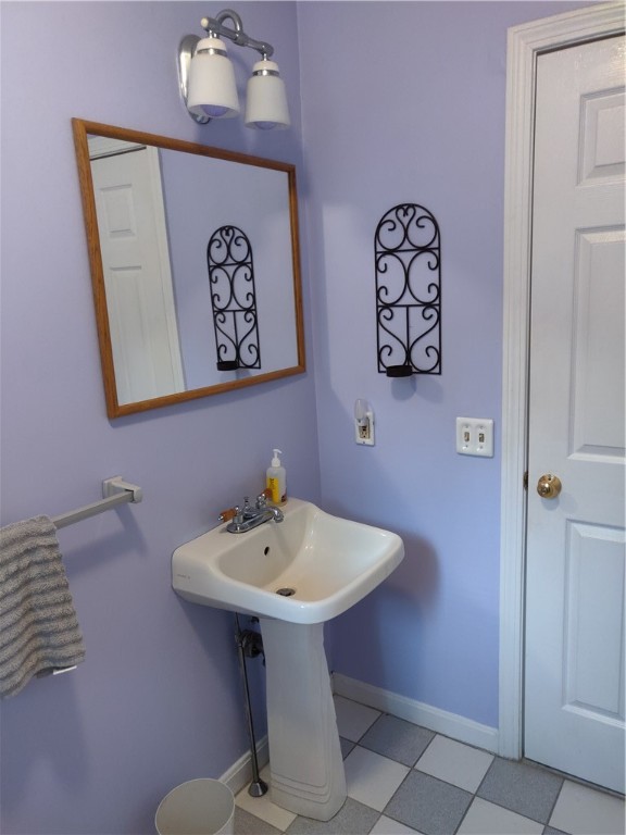 148 Old Coach Road Charlestown, RI 02813 - Photo 18 of 20 2nd Bathroom